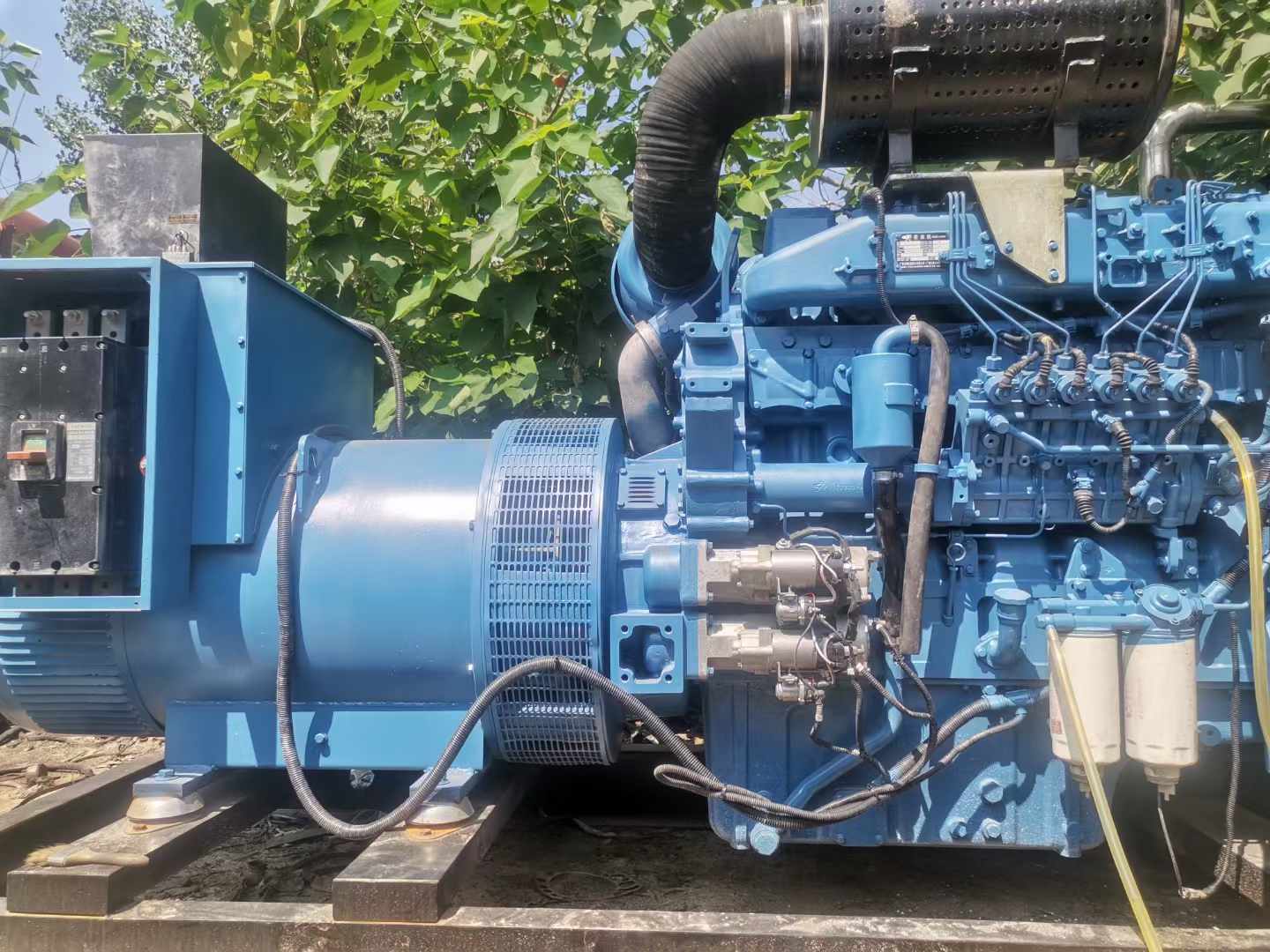 招远详细说明降低 800kW 柴油发电机输出电流波动的方法